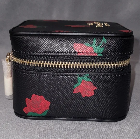 Kate ā ļø Jewelry Holder - Picture 12 of 15